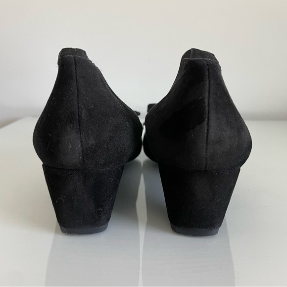 Stuart Weitzman Black Suede Bow Wedge Pump Shoes Size 6.5 - Picture 3 of 12